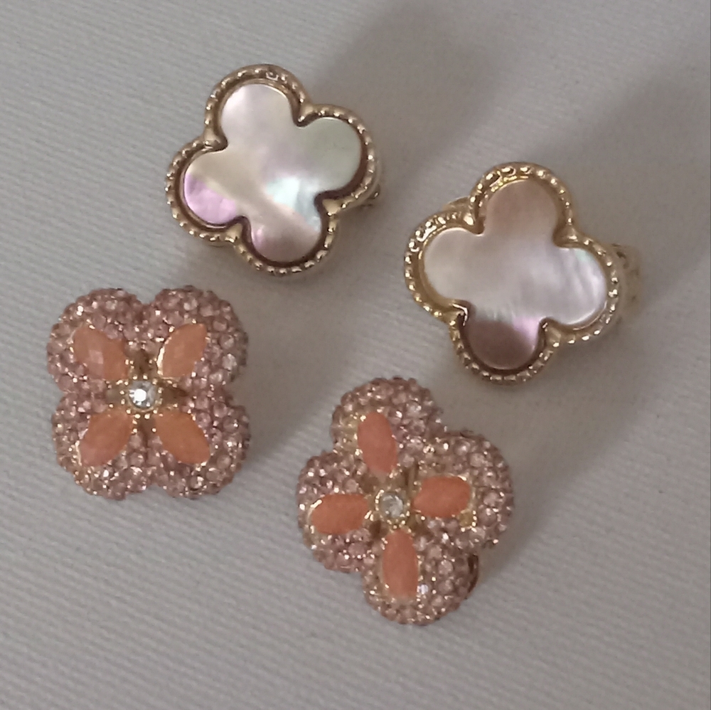 2 pairs gold tone clover clip on earrings